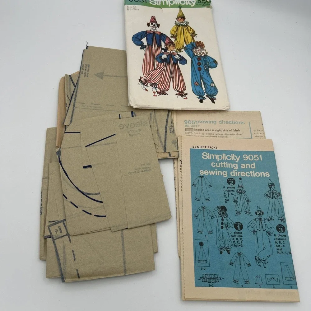 Vintage 1970 Size 6/8 Kids QClown Costume Sewing Pattern Simplicity 9051
